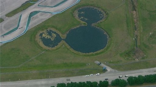 Muere hombre tras choque en pista de carreras en Disney World