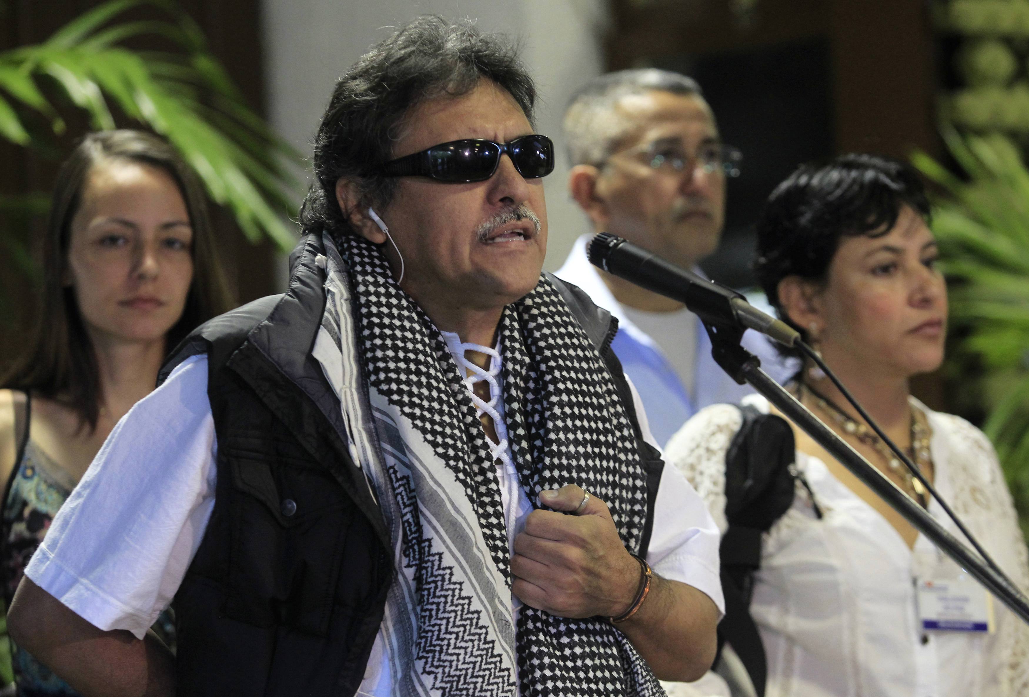 Comisiones de paz del Congreso piden a Santos medidas por salud de Santrich