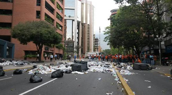 Segundo día de protesta: Trabajadores del aseo exigen reivindicaciones laborales (Fotos)