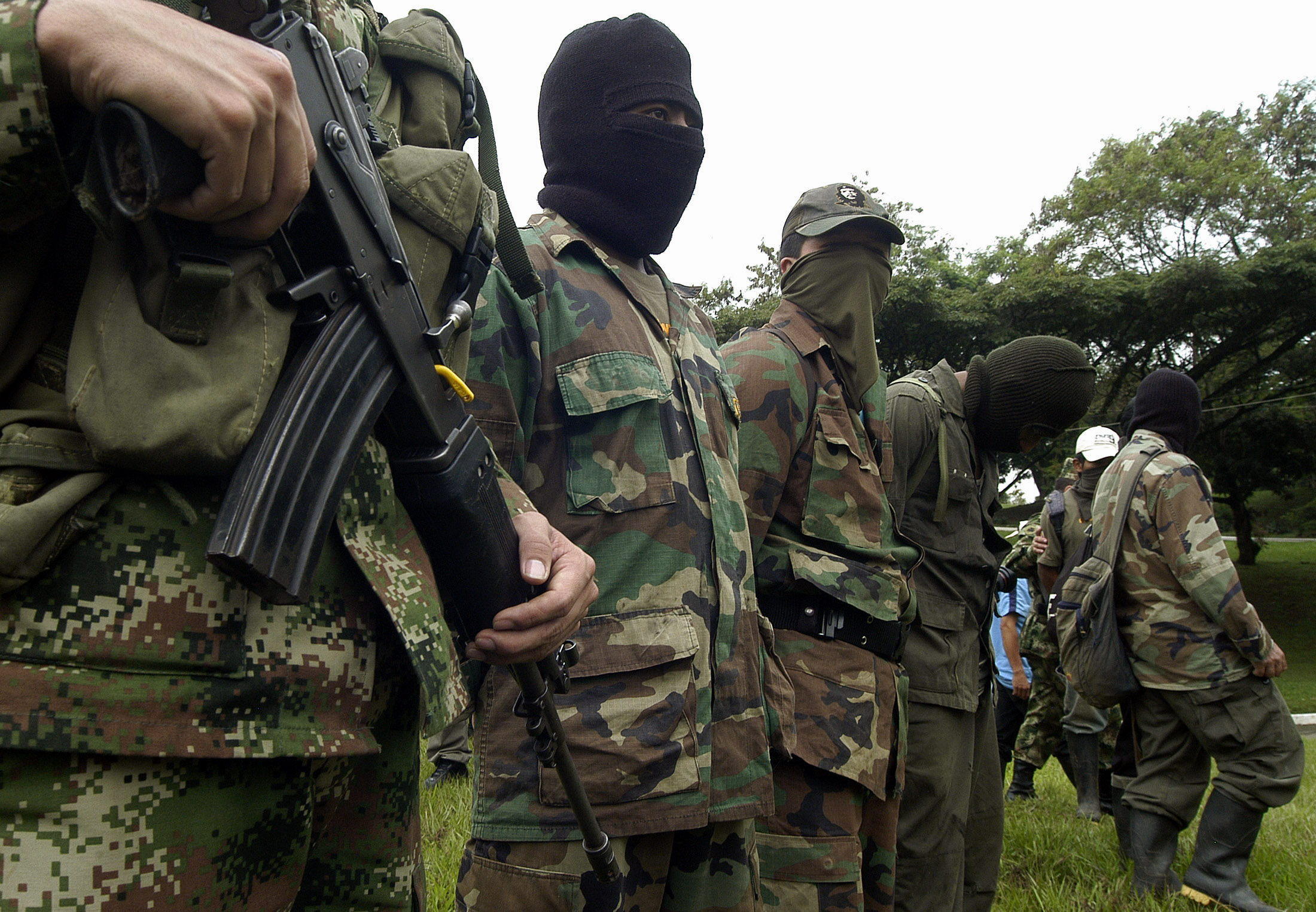 Farc vuela torre de energía y deja sin luz cinco municipios colombianos