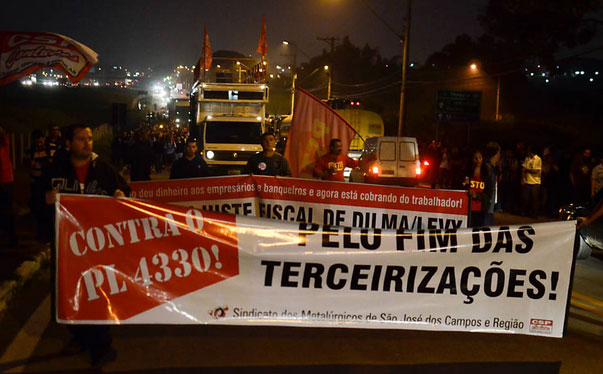 Protestan contra proyecto de tercerización en Brasil