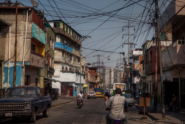 ALTAS TEMPERATURAS EN VENEZUELA DISPARAN EL CONSUMO DE ENERGÍA