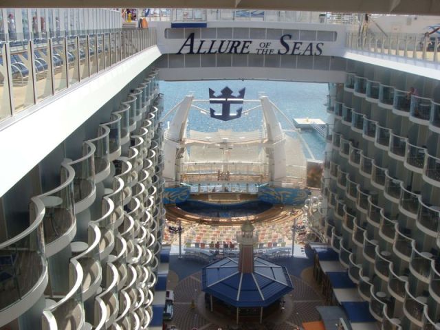 Foto: Allure of the Seas / backngroovemom.com