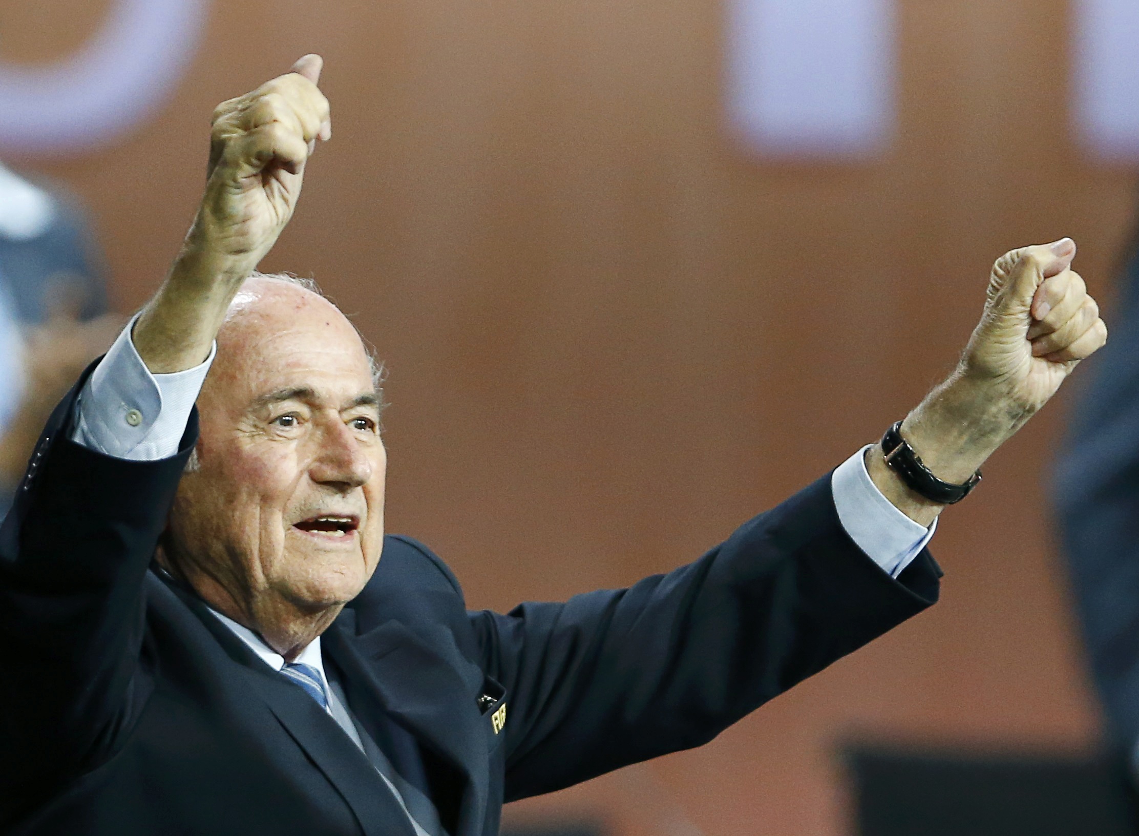 Blatter, presidente inmutable contra viento y marea