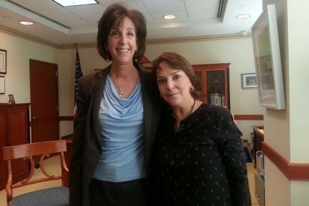 MITZY DE LEDEZMA CON ROBERTA JACOBSON