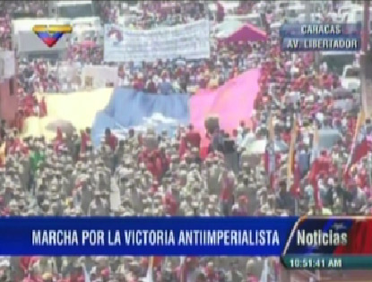 Oficialistas se concentran en la avenida Libertador para marchar hasta la Plaza O’Leary