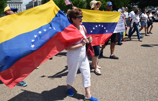 MANIFESTACIÓN FRENTE A LA CASA BLANCA PARA APOYAR HUELGA DE HAMBRE DE LEOPOLDO LÓPEZ