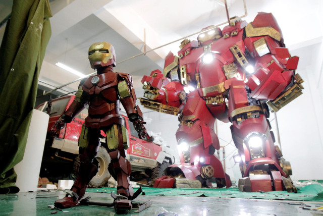 Construyen un Hulkbuster de tamaño real de “imitación” (adivina dónde)