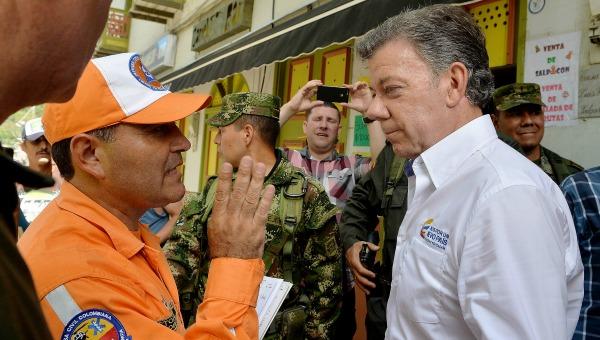 Santos declara “calamidad pública” en zona de avalancha que dejó 52 muertos