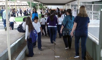 Falta de papelería complica diagnósticos de salud en colegios