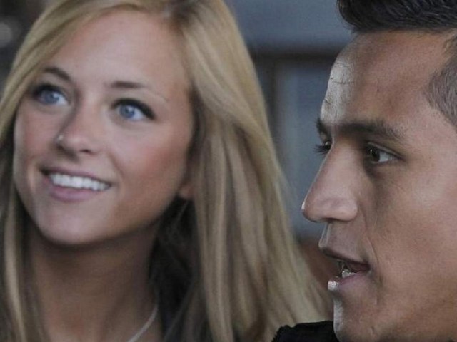 AlexisSanchez-novia