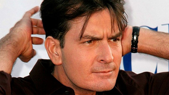 “Una vez se cortó y gritó: No toquen mi sangre”, relató ex asistente de Charlie Sheen