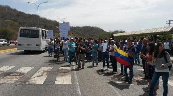 Maestros insulares exigen se discuta contrato colectivo y ajuste de sueldo