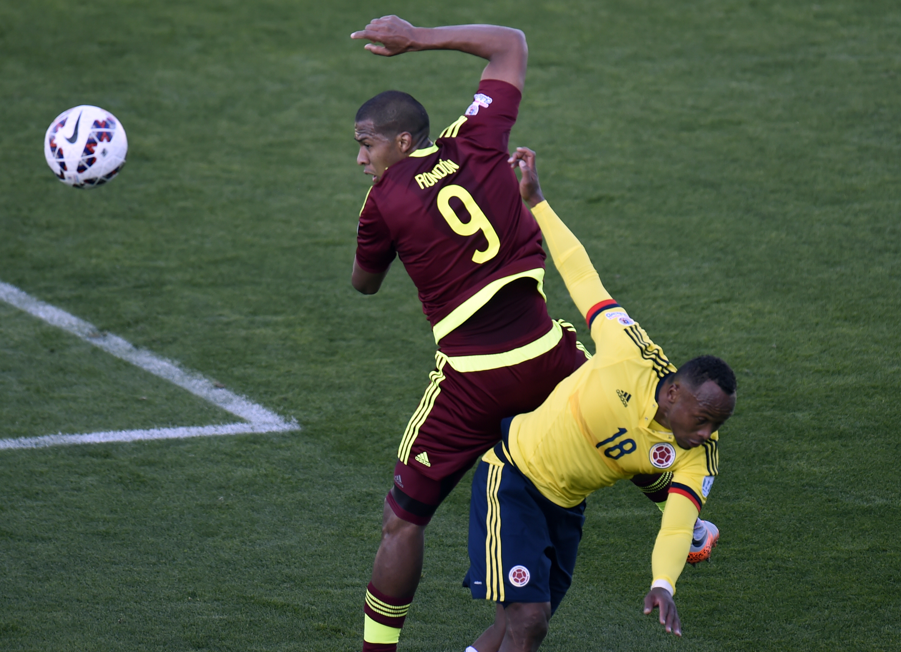 Arango, Guerra y Salo… el GOLAZO Vinotinto que abrió el marcador ante Colombia (fotos y video)