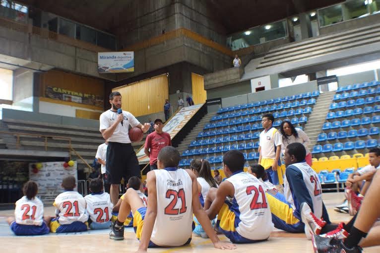 Greivis Vásquez dictó clínica deportiva a 25 niños de San Martín