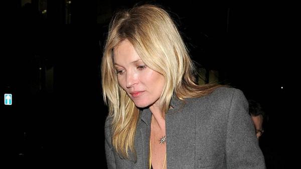 Sacaron a Kate Moss de un avión por mal comportamiento