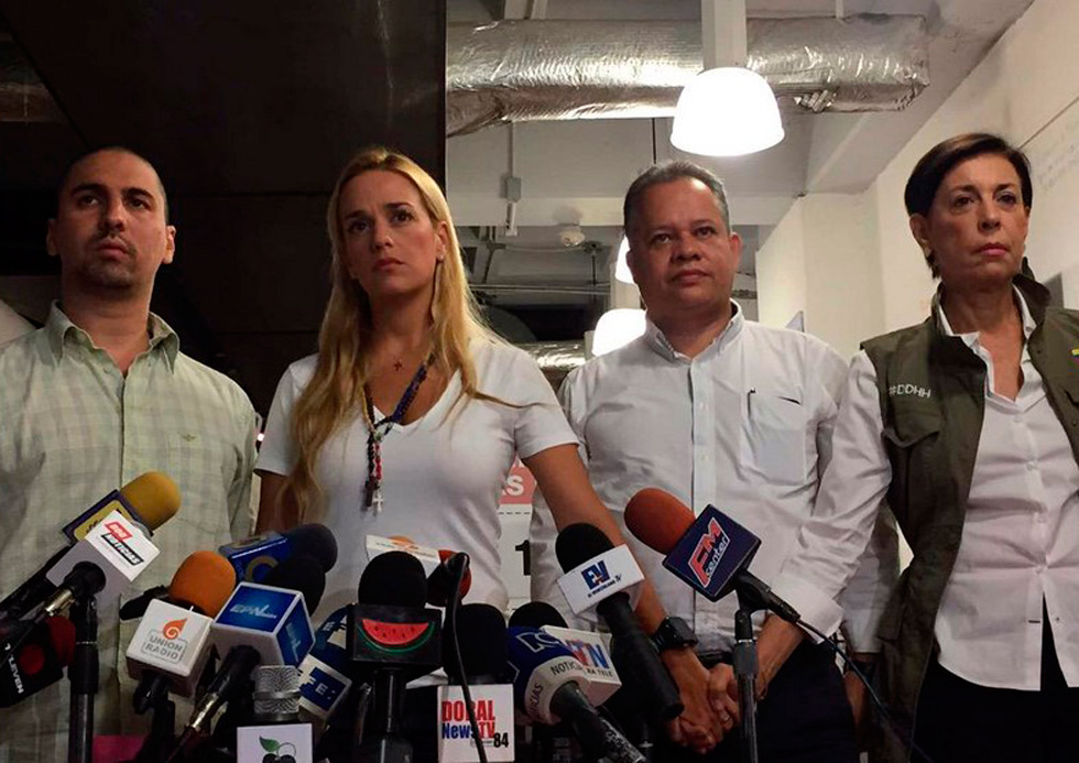 Lilian Tintori llama a vigilia el sábado en apoyo huelguistas