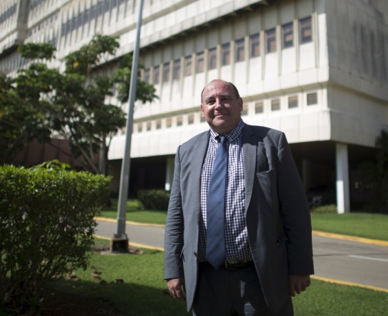 Foto: Philippe Pouletty, médico francés y fundador de la compañía Abivax, posa para una foto en el Centro de Ingeniería Genética y Biotecnología, en La Habana / Reuters