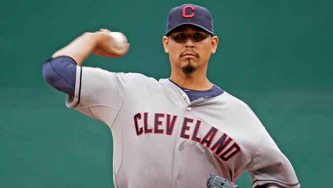 Carlos Carrasco dominó a placer a los Reales de Kansas City