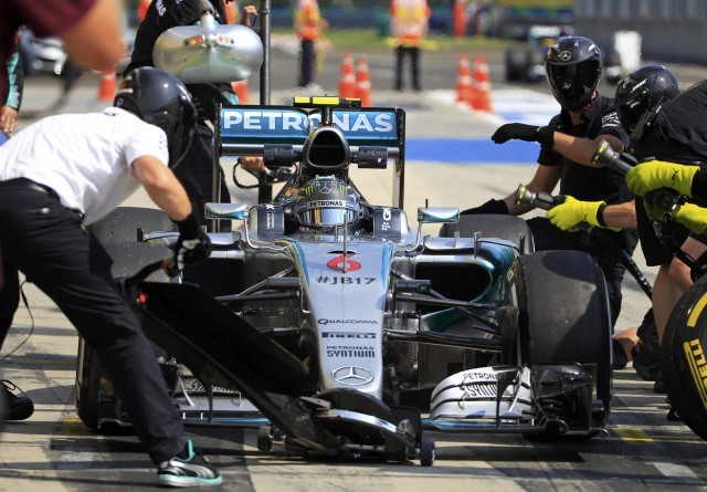 Mercedes Formula One driver Nico Rosberg of Germany makes a pit stop during the second practice session of the Hungarian F1 Grand Prix at the Hungaroring circuit, near Budapest, Hungary July 24, 2015. REUTERS/Bernadett Szabo