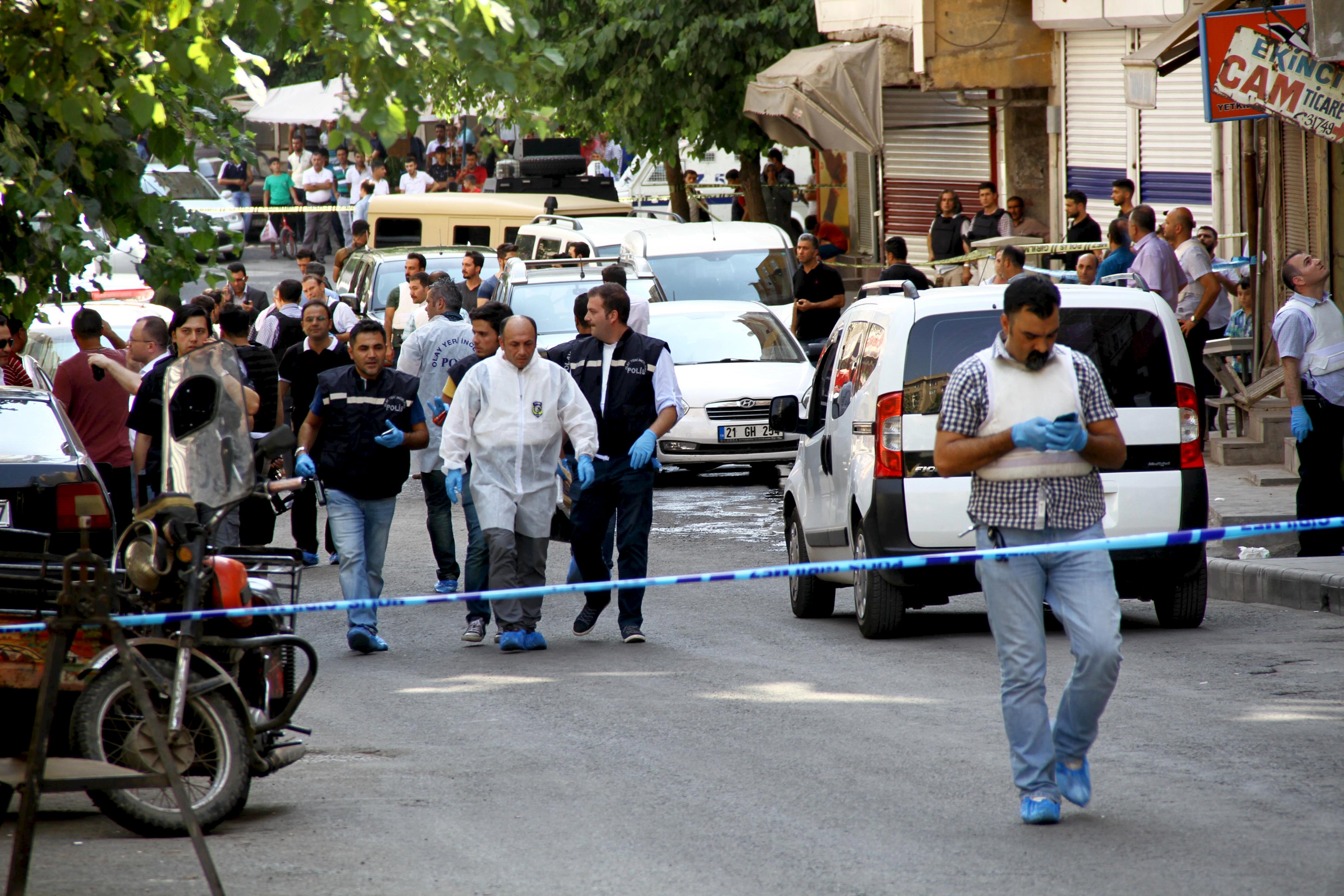 Un policía muerto y otro herido de gravedad dejó ataque en Turquía