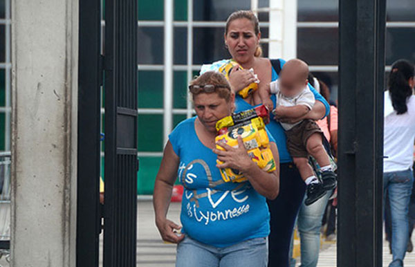 Continúa escasez de bolsas plásticas en supermercados en Carabobo