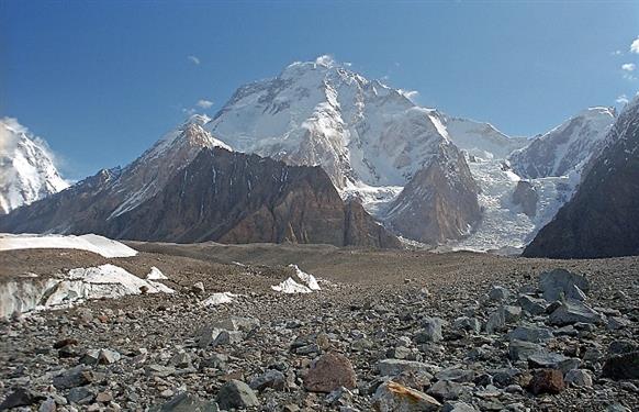 Un desaparecido y dos heridos graves por avalancha en Pakistán