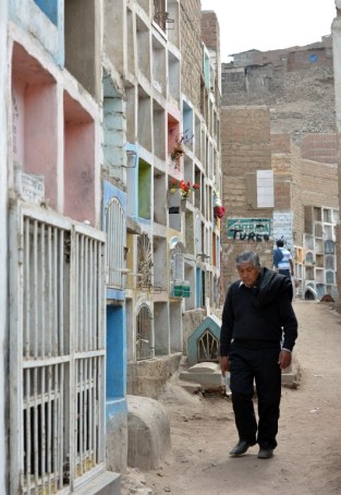 PERU-SOCIETY-HEALTH-CEMETERY