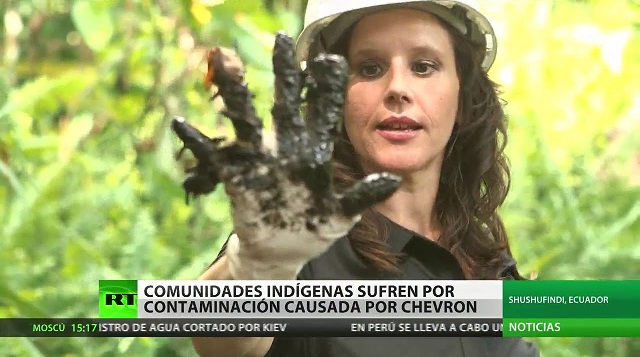 Eva Golinger fue parte de la campaña 'La mano sucia de Chevron' impulsada por Correa. / RT