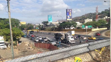 Cerrarán elevado de Los Ruices entre jueves y domingo