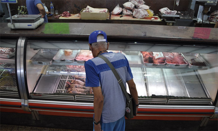 Carnicerías se las ingenias para mantener precios