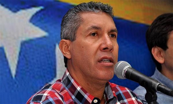 Henri Falcón insiste en tarjeta única para parlamentarias