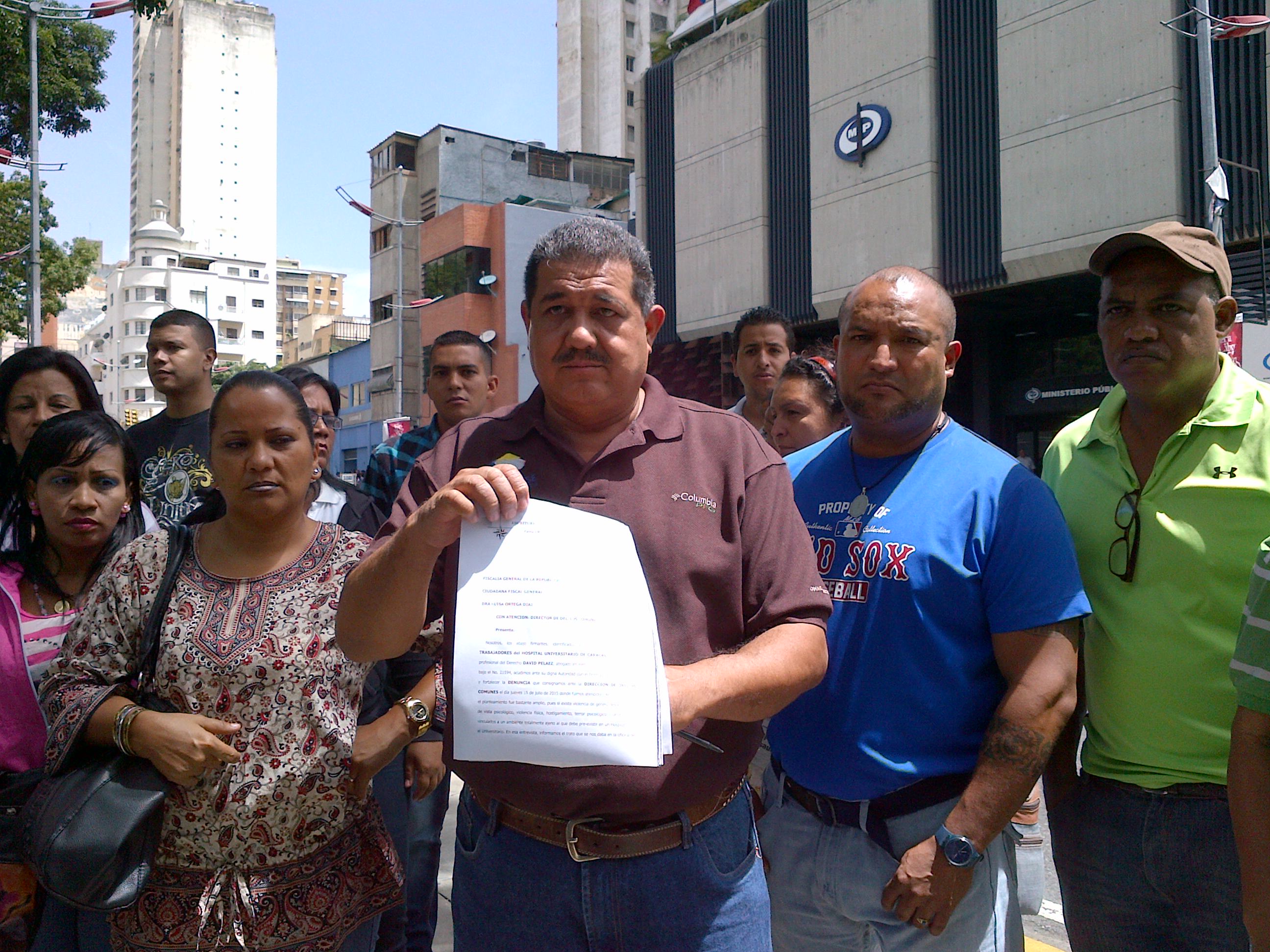 “Hospital Clínico Universitario está tomado por personas armadas y con antecedentes criminales”