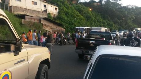 Protestan en la carretera Panamericana por falta de agua