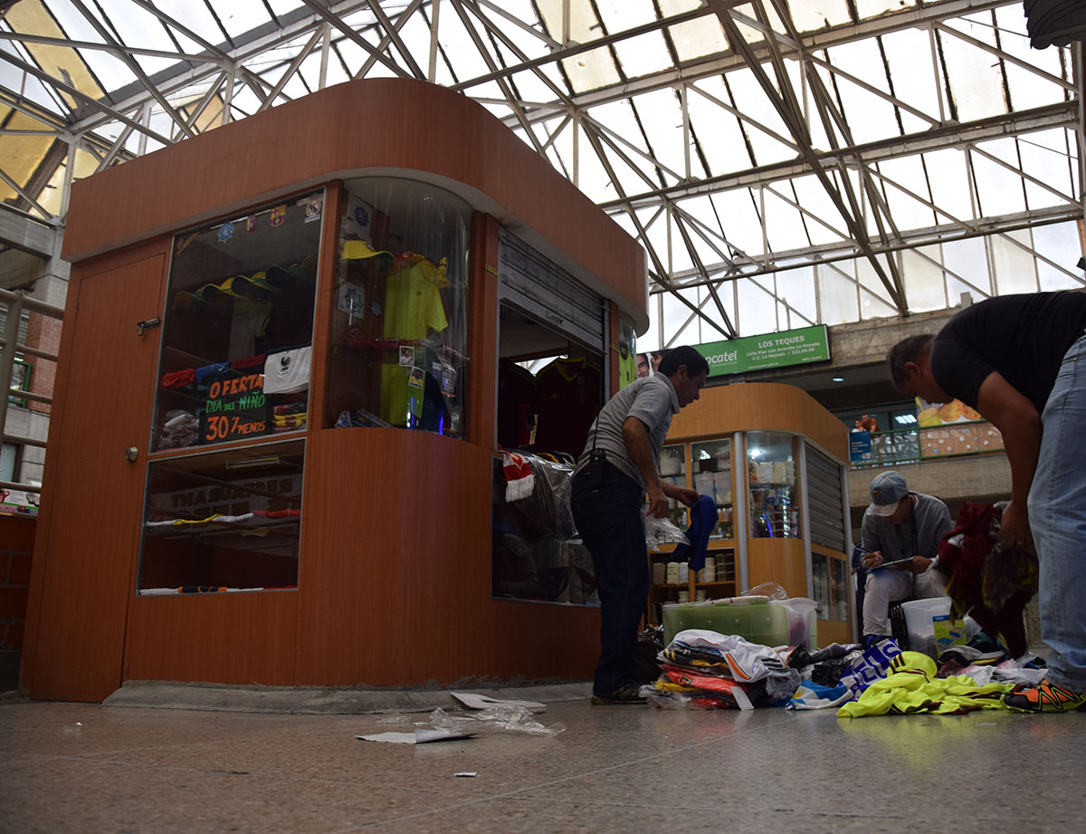 Otra vez robaron en quioscos del centro comercial La Hoyada en Los Teques