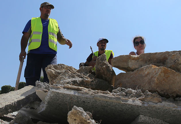 Halla posibles restos de avión griego caído en 1974