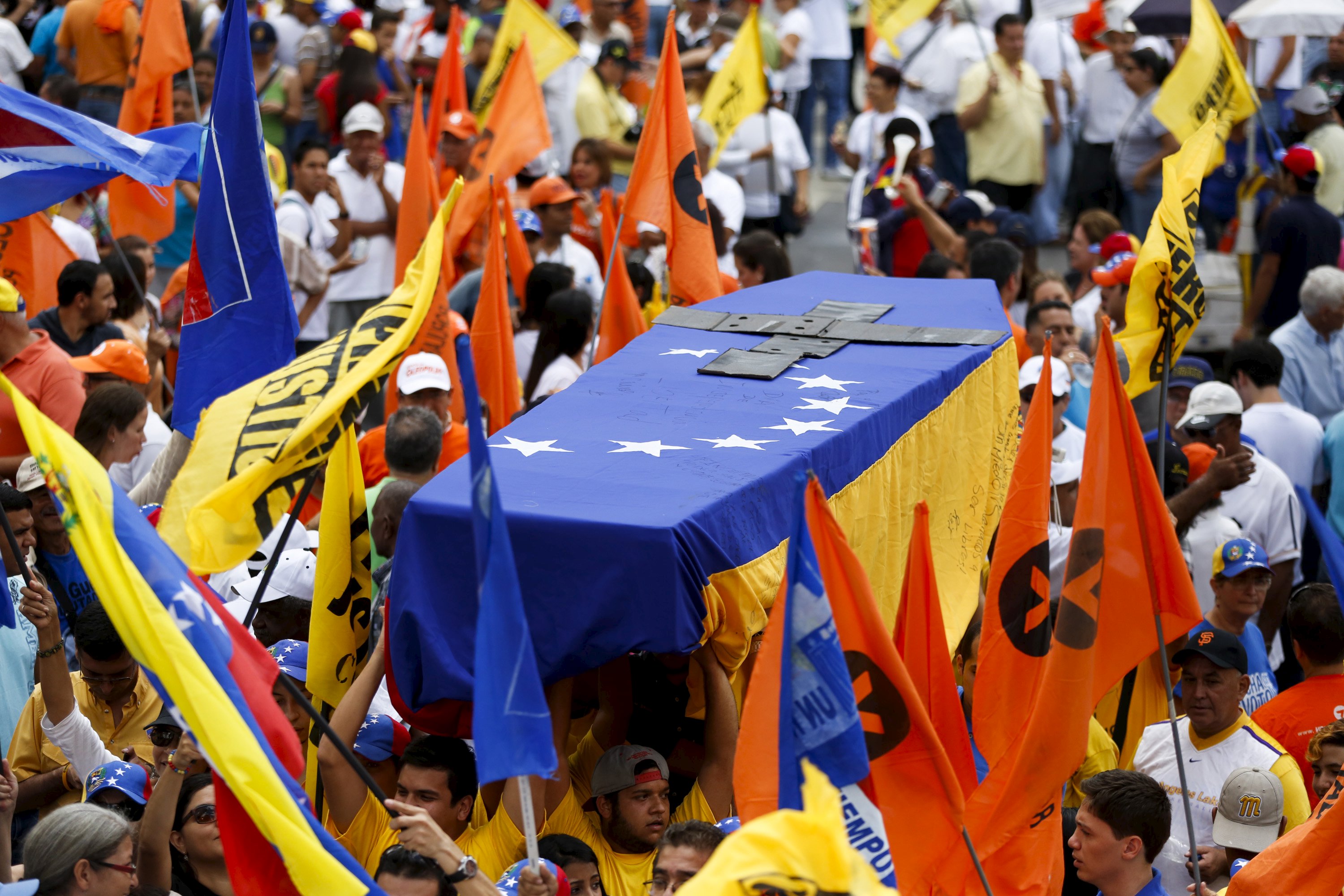 Oposición protestó en Chacaito contra el hambre y la delincuencia (Fotos)