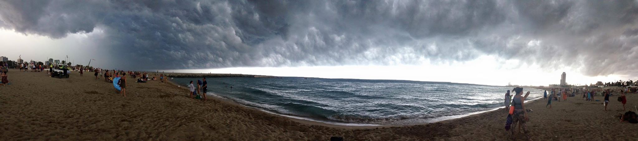 ¿Emigraste y te fuiste a la playita?… preparado para la tormenta (FOTOS exclusivas)