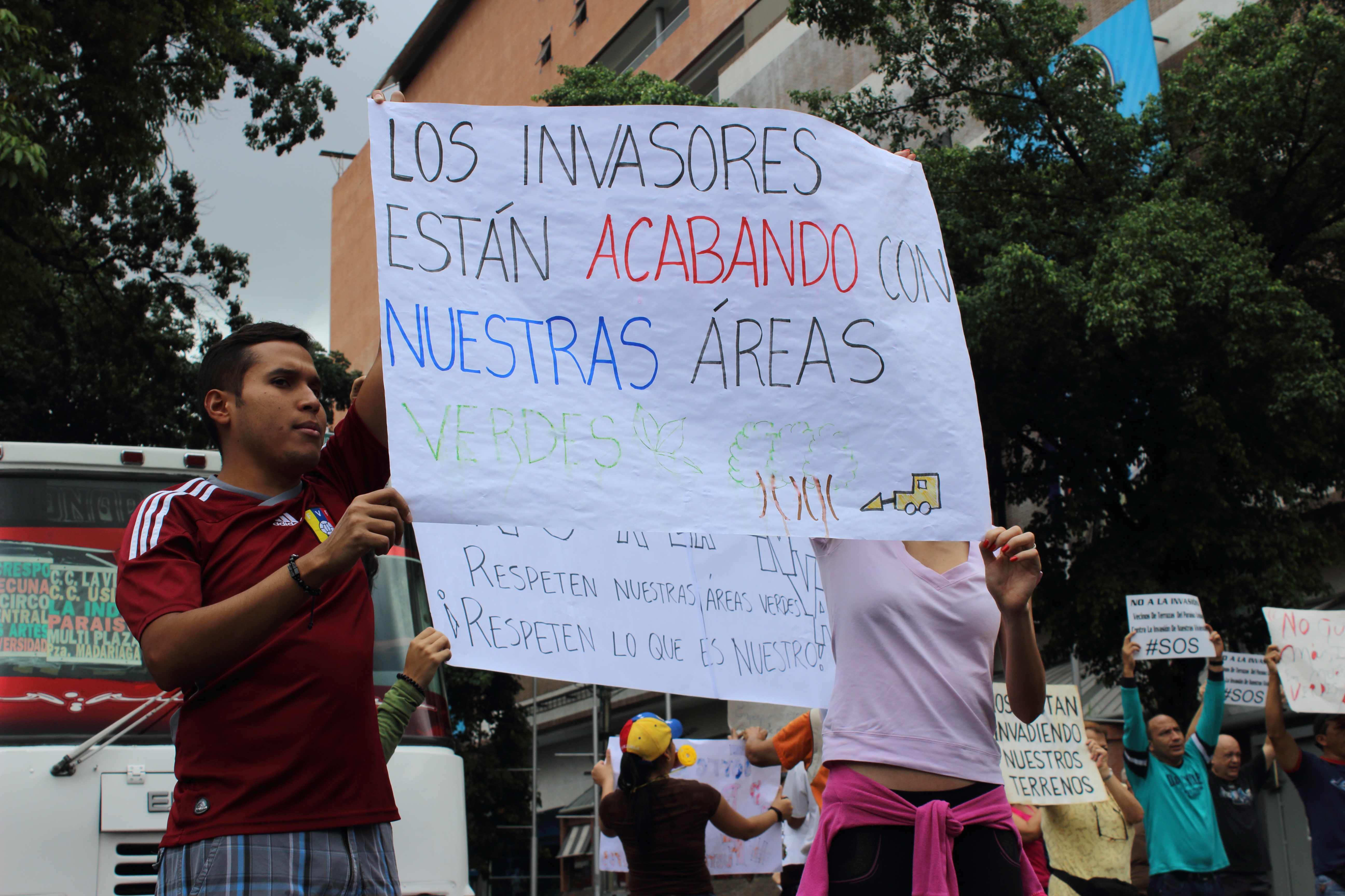 La invasión de una vivienda es un delito y tiene consecuencias