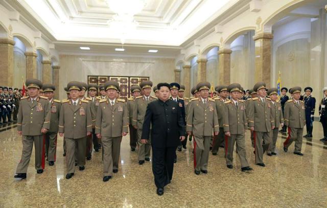 Foto: líder de Corea del Norte, Kim Jong-un, a su llegada al Palacio del Sol en Pionyang / EFE