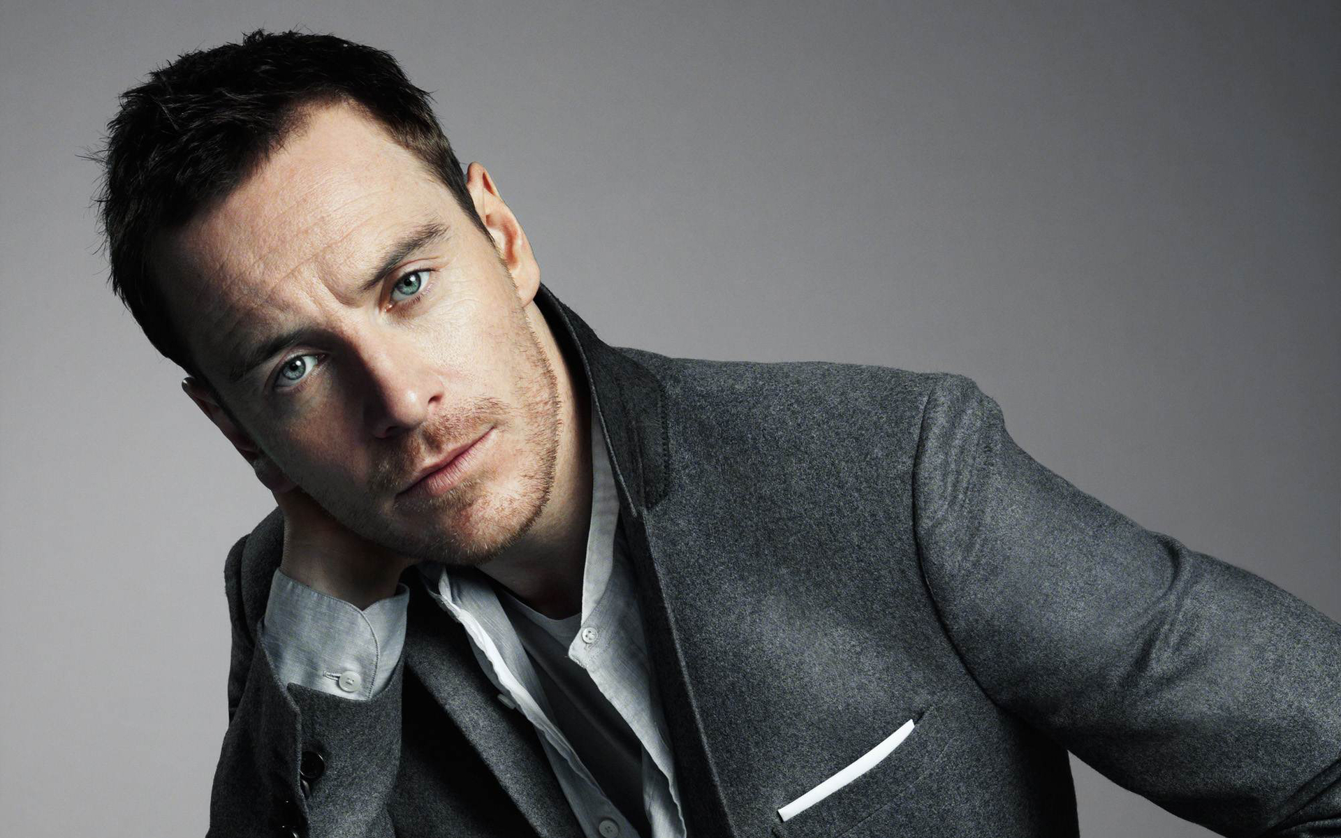 ¡Por fin! Presentan primera imagen de Michael Fassbender en “Assasins Creed” (FOTO)