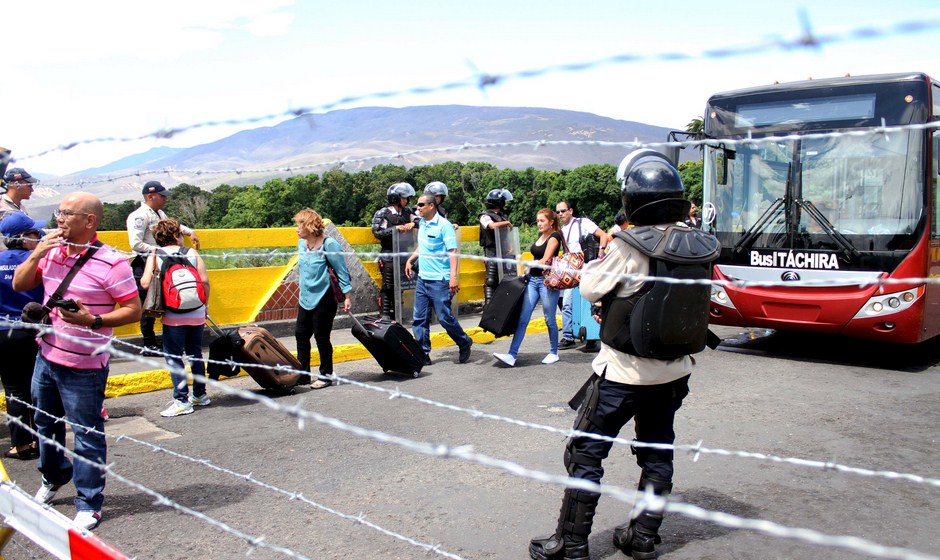 Centro de DDHH de la Ucab preocupado por medidas arbitrarias en la frontera