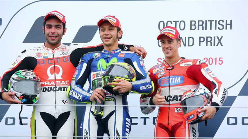 Los líderes no fallan y en Silverstone ganaron Rossi, Zarco y Kent