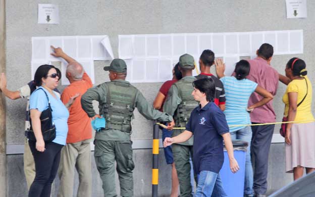 Bloquearán cédulas de 45 mil presuntos bachaqueros