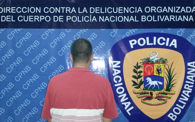 Arrestado por fraudes con trámite de tarjetas de crédito