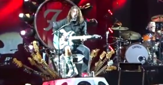 ¡Alucinante!… Foo Fighters cantan con integrantes de Queen y Led Zeppelin (Video)