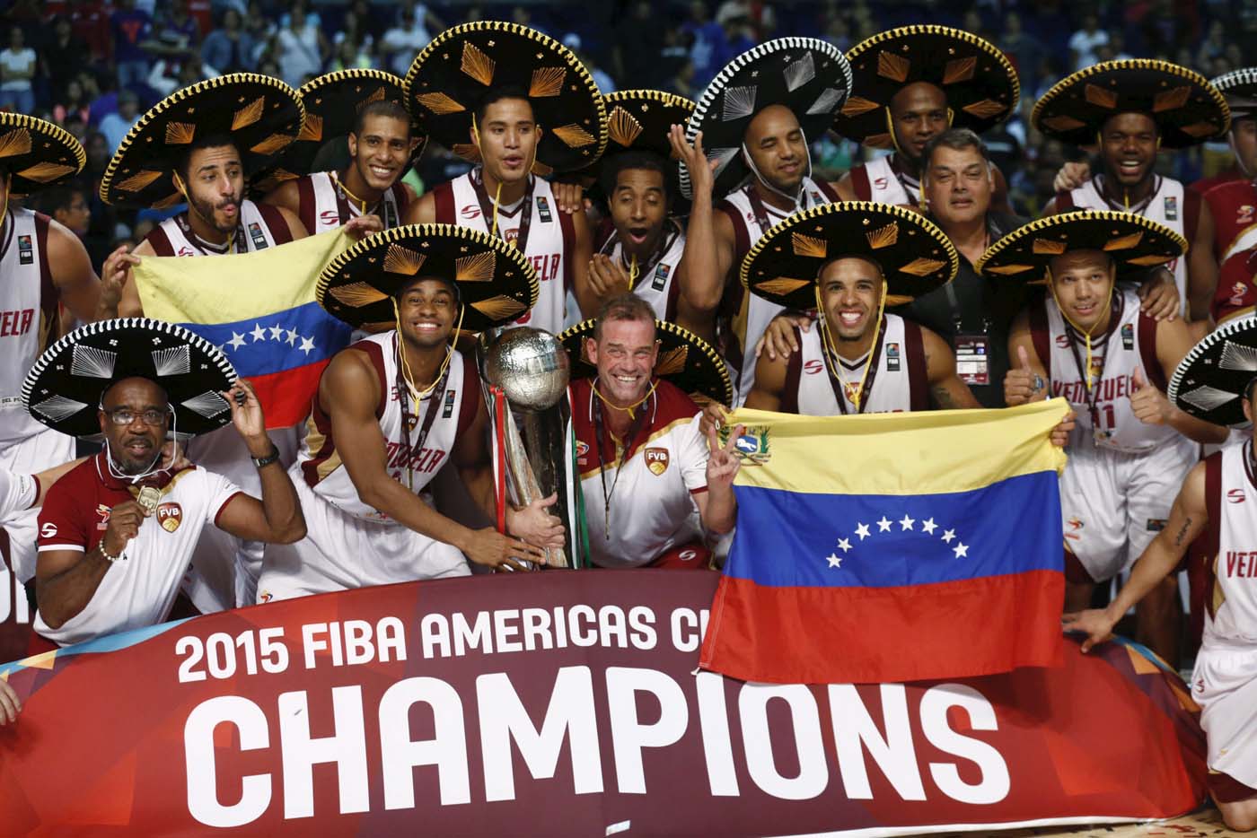 Con “uñas y dientes” Venezuela se aferró a la oportunidad de coronarse en Fiba Américas