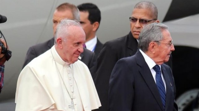 Cuba-papa-Francisco-Raul-Castro-EFE_foto610x342