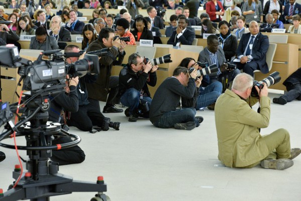 Foto: Durante la semana de la Asamblea General, los periodistas deben lidiar con restricciones de acceso por motivos de seguridad. Foto: ONU/Jean Marc Ferré