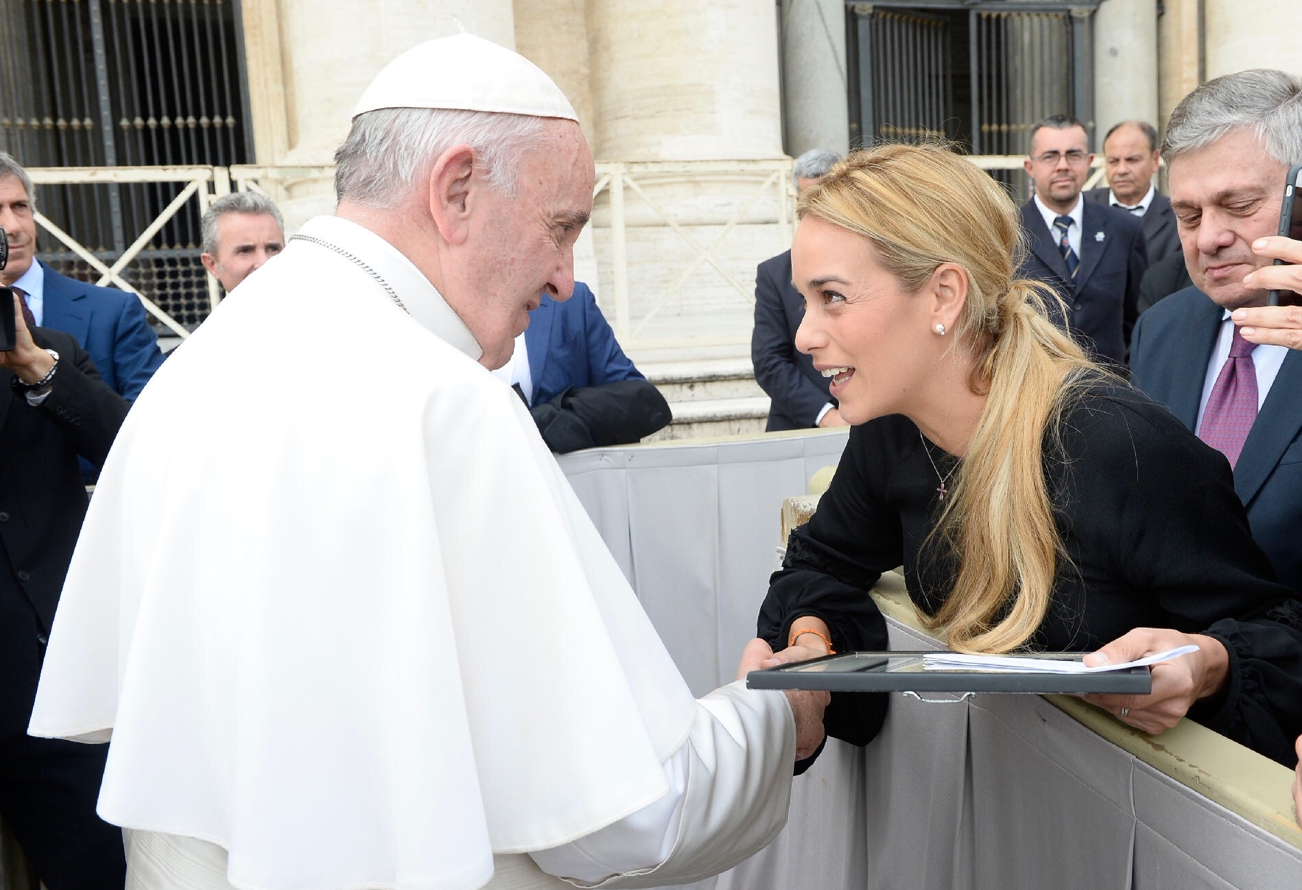 Lilian Tintori: Papa Francisco reza por los presos políticos venezolanos